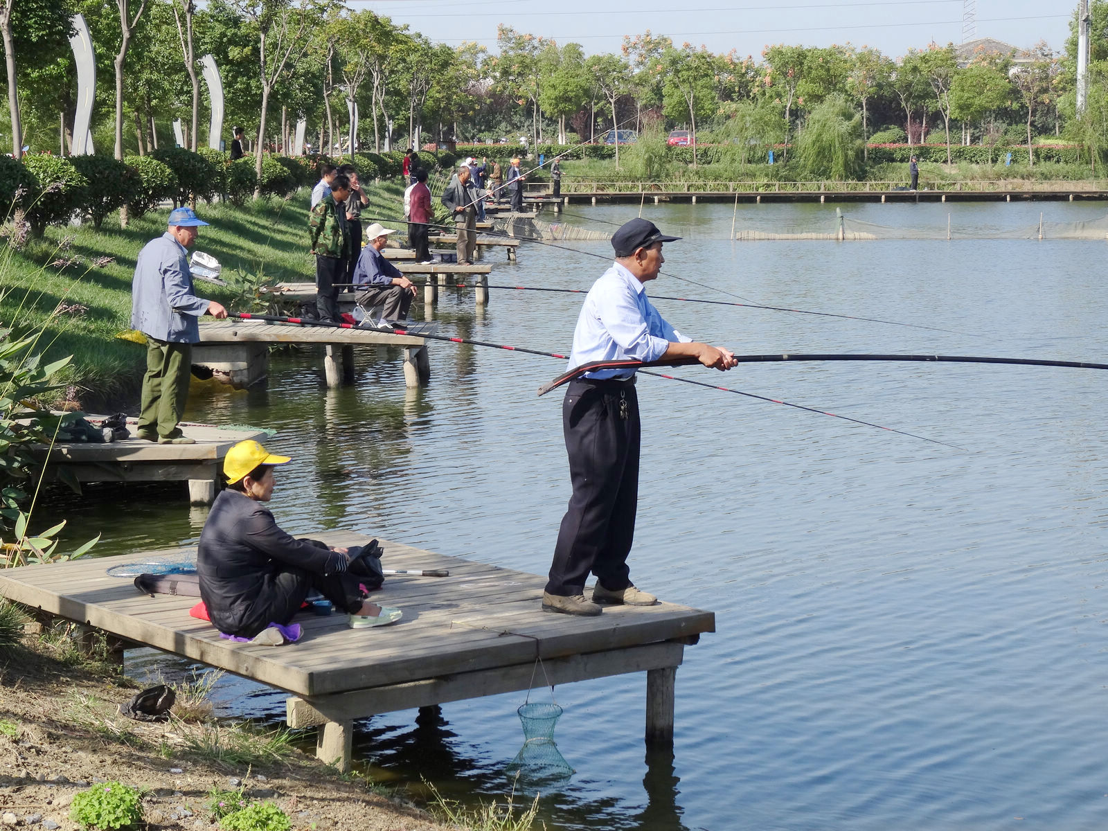 釣魚千萬不要跟新手抬杠，因為根本抬不住